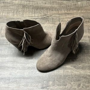 Carlos Santana Tan booties 8.5